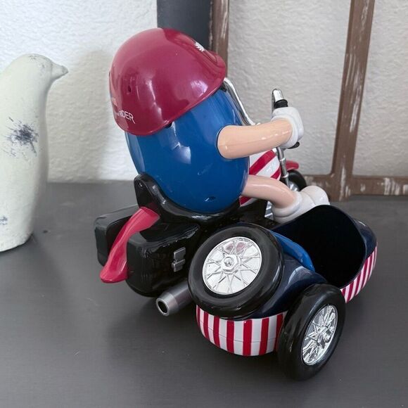 M&M’s Freedom Rider Side Car Motorcycle Toy with Candy Dispenser - Picture 5 of 10